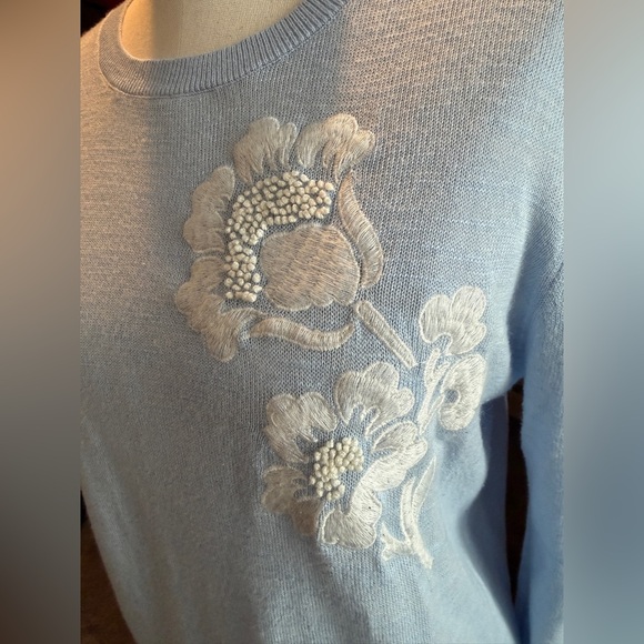 Loft light blue floral embroidered sweater - Picture 2 of 10